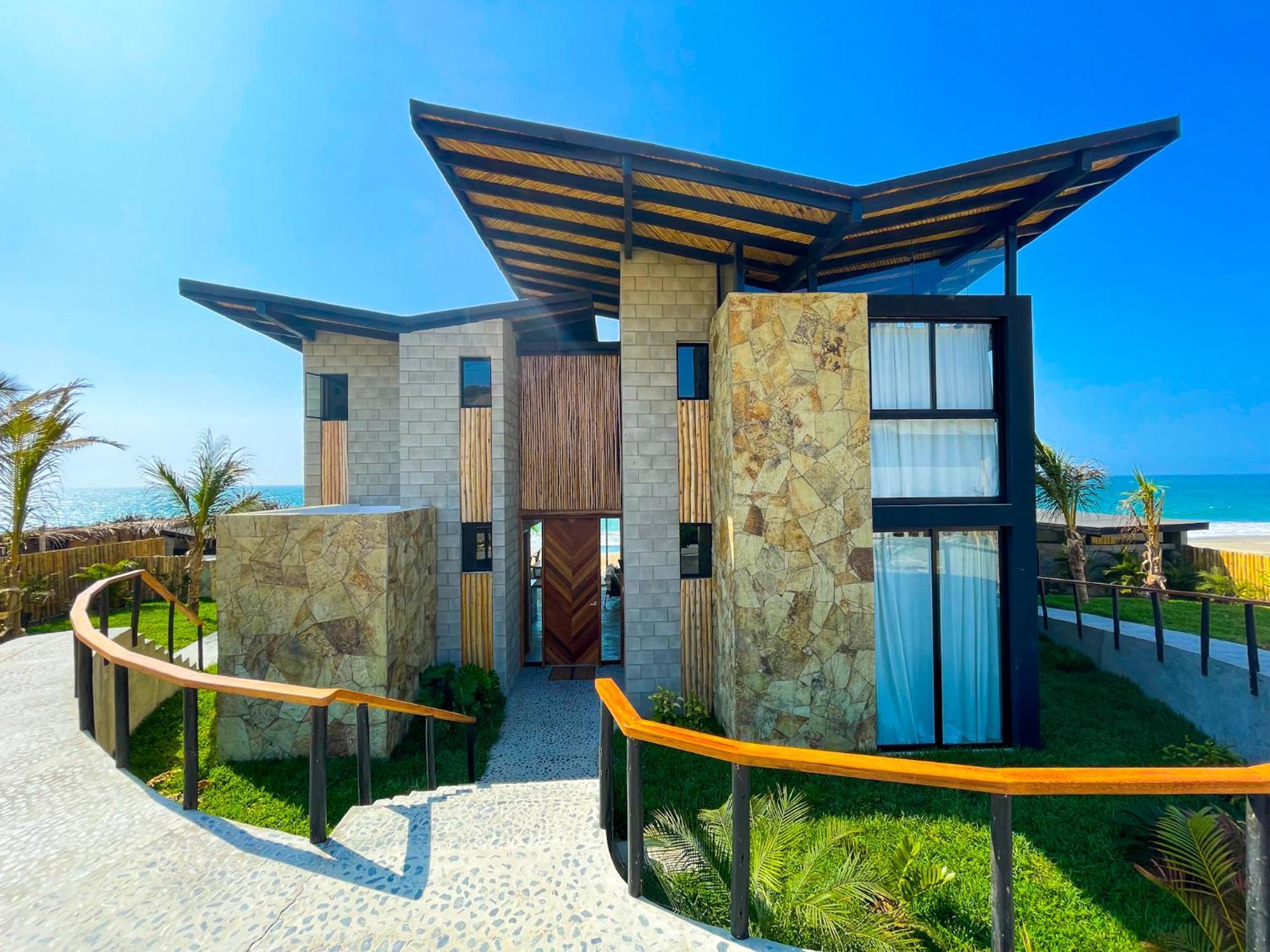 Diem Vichayito Beachfront Eco-Luxury Номер фото